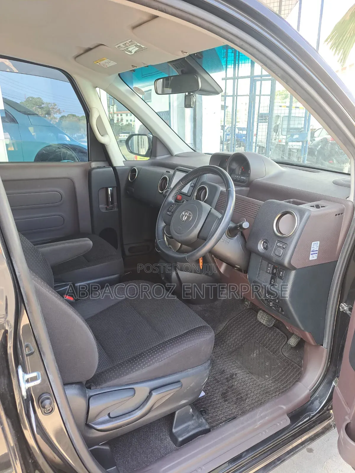 Toyota Spade 2018 Purple