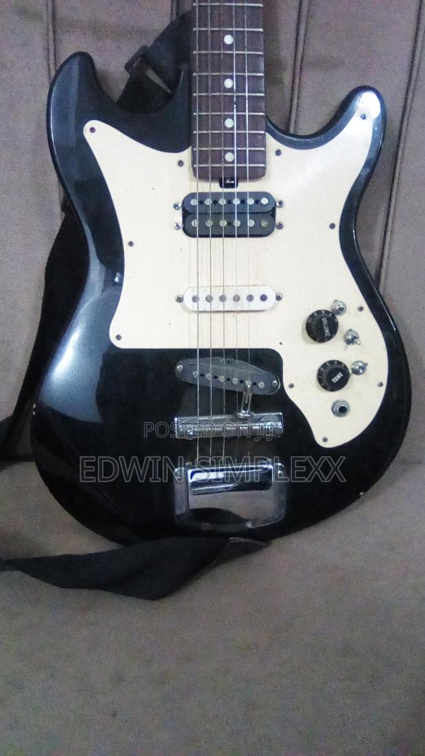 Harmony Slim Body Electric Guitar - thumbnail 2