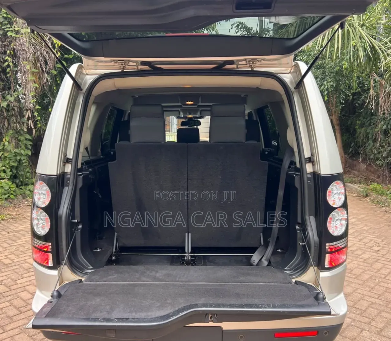 Land Rover Discovery 2014 Gray