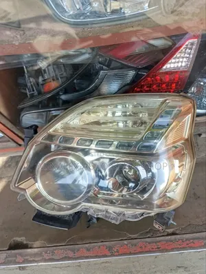 X-Tril NT 31 Headlight Zenon Type Complete With Computer and Bulb