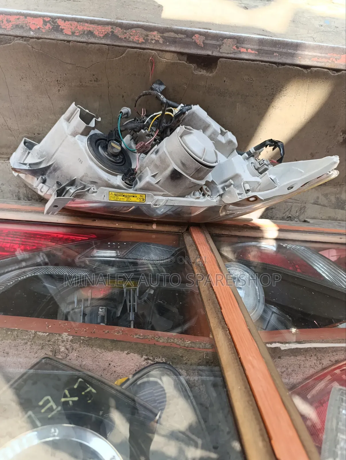 X-Tril NT 31 Headlight Zenon Type Complete With Computer and Bulb