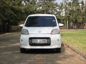 Toyota Porte 2015 White