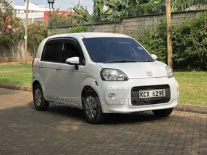 Toyota Porte 2015 White