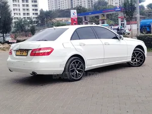 Mercedes-Benz E300 2009 White