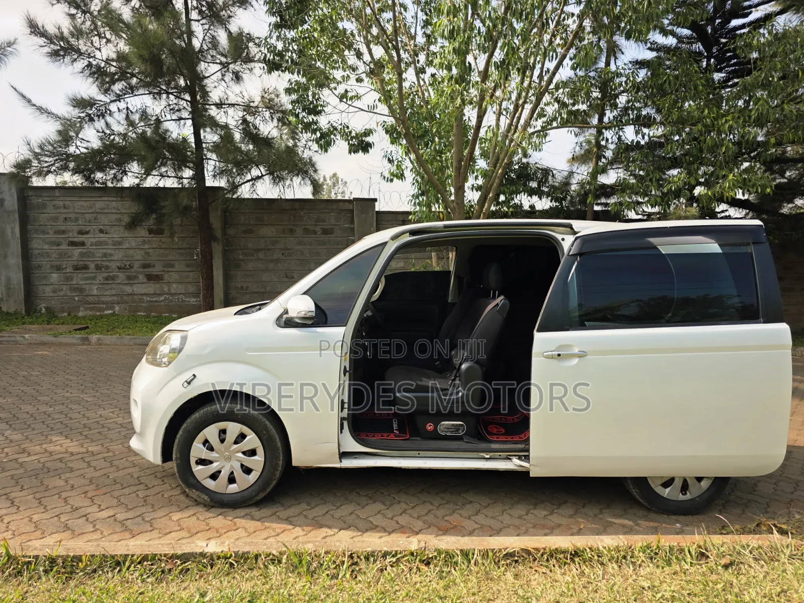 Toyota Porte 2015 White
