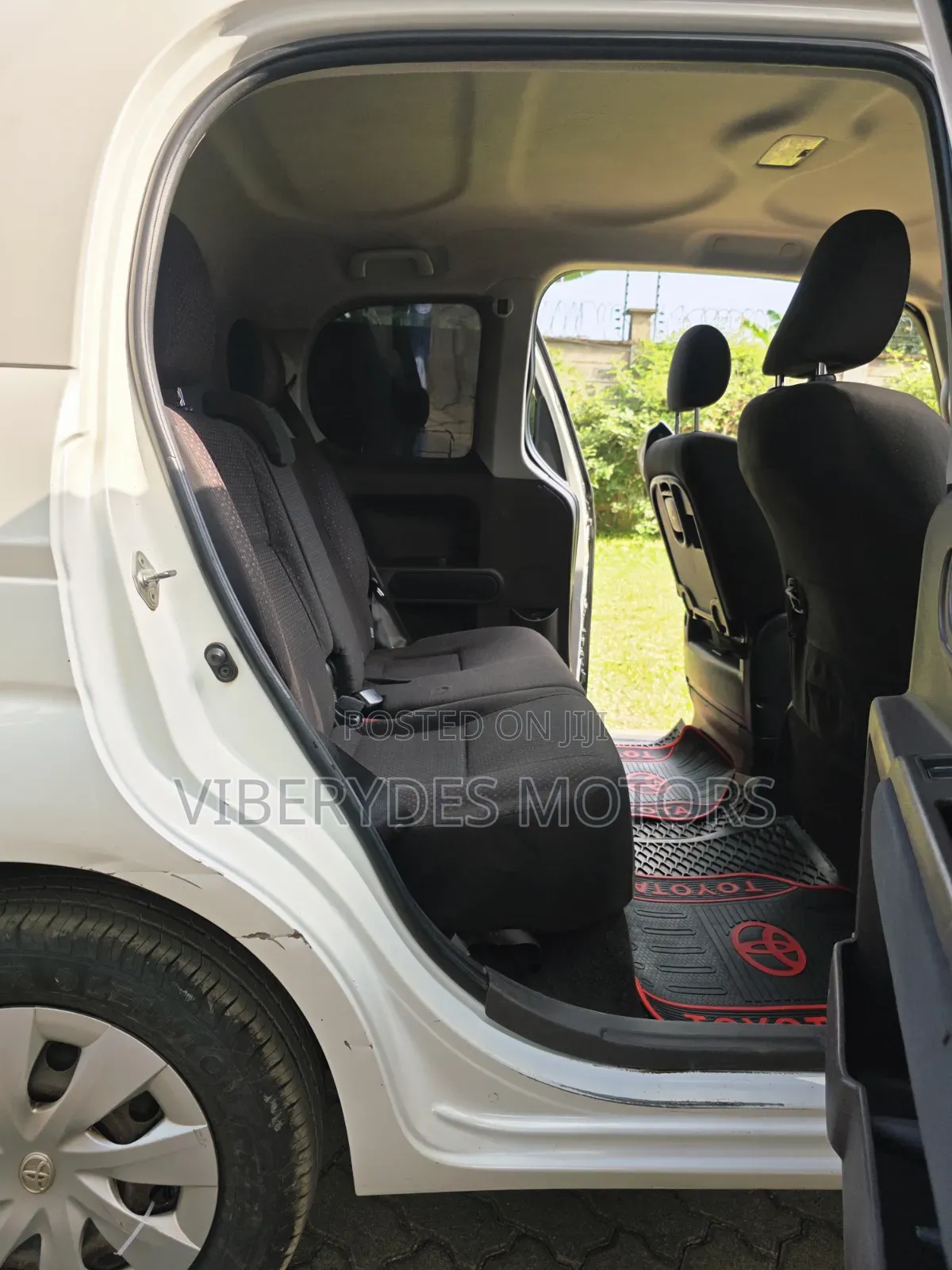 Toyota Porte 2015 White