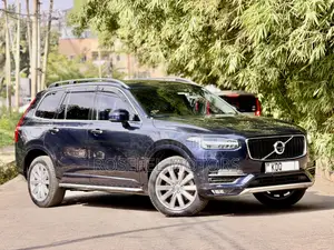 Volvo XC90 T5 Momentum AWD 2019 Black