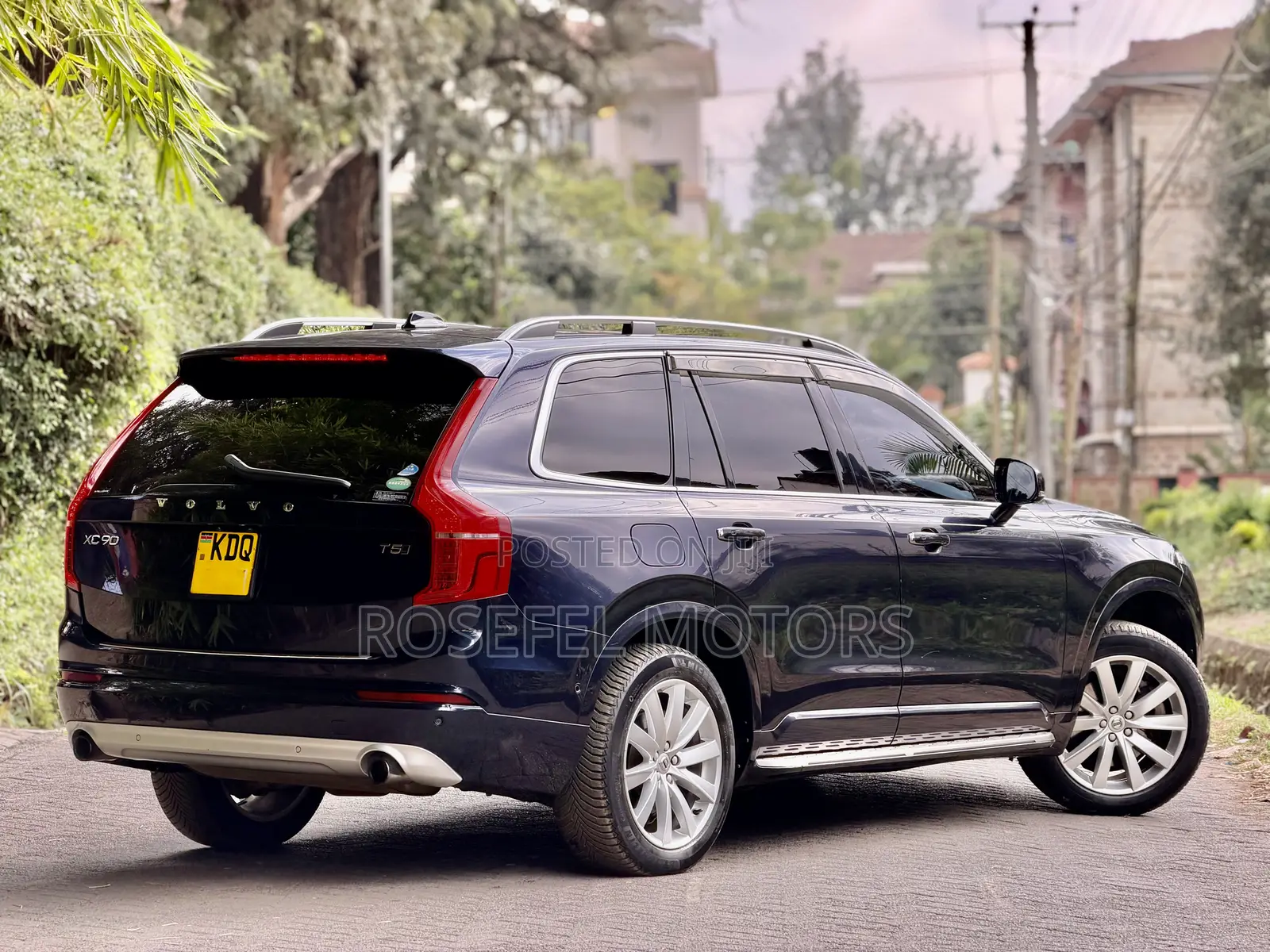 Volvo XC90 T5 Momentum AWD 2019 Blue