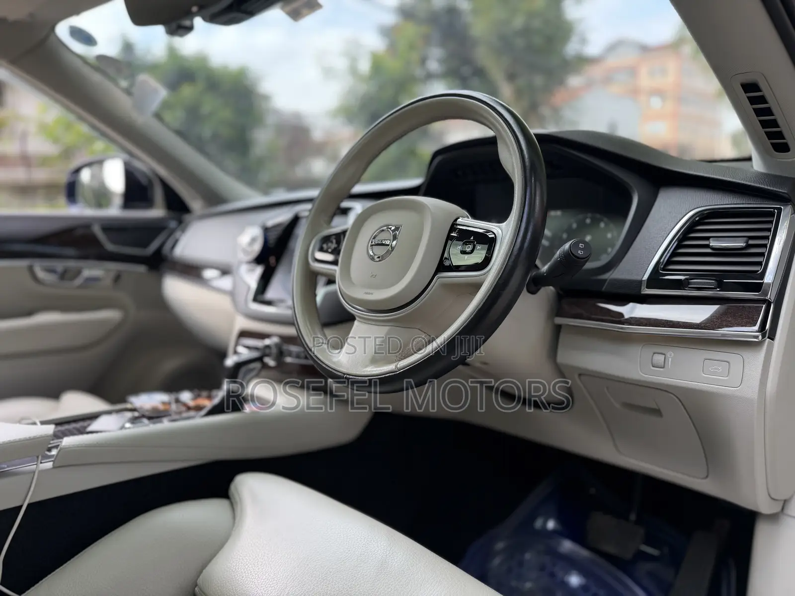 Volvo XC90 T5 Momentum AWD 2019 Blue
