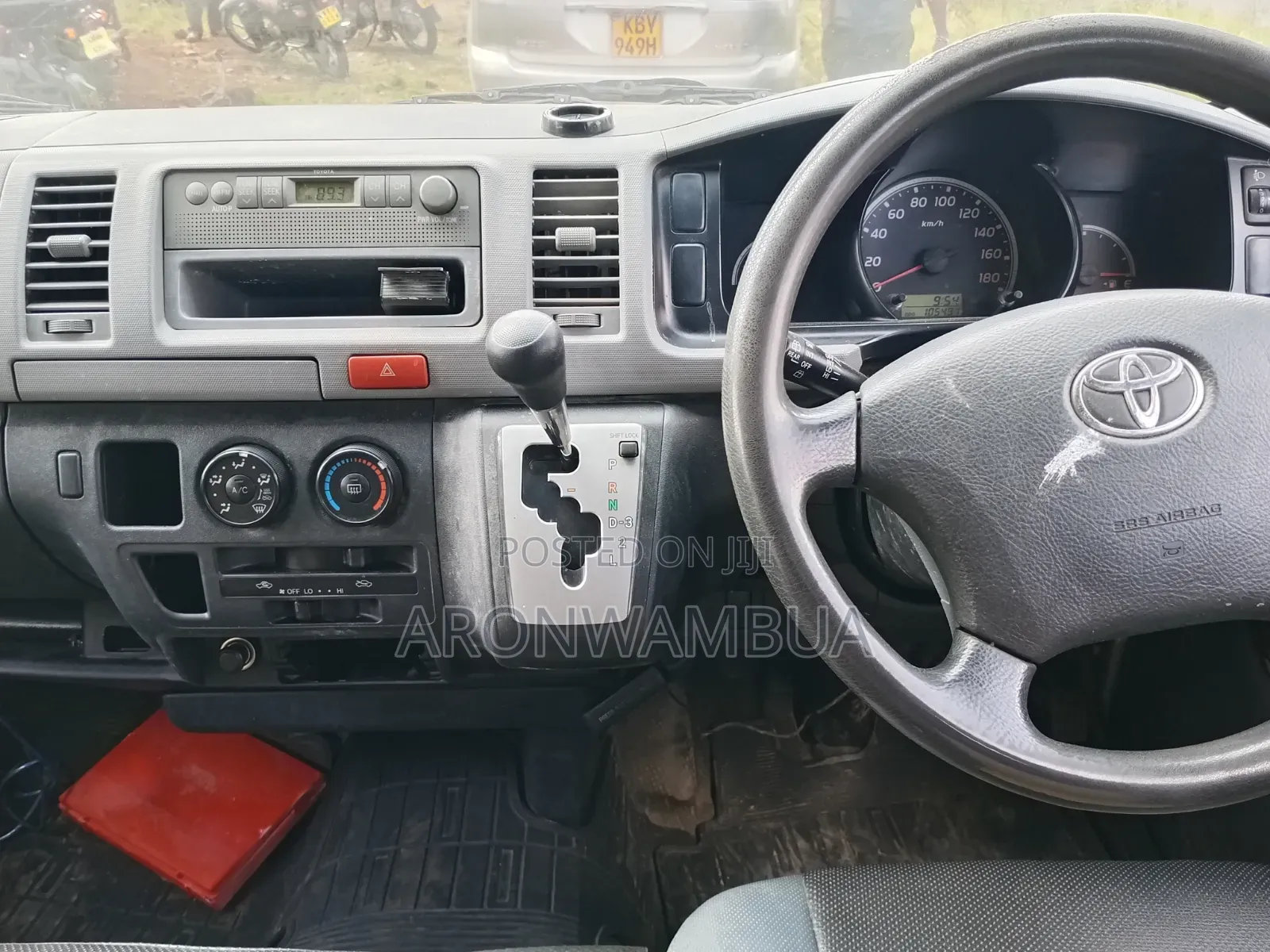 Toyota HiAce 2012 Silver