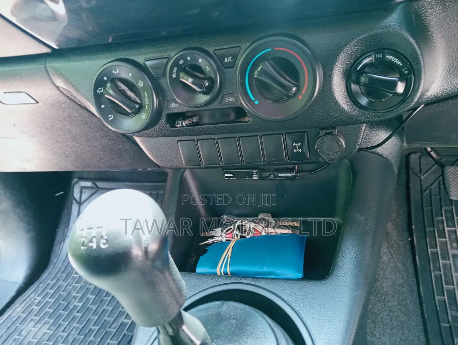 Toyota Hilux 2019 White