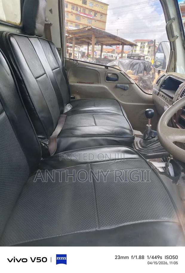 2000 Model Isuzu NPR – Manual Diesel - thumbnail 7