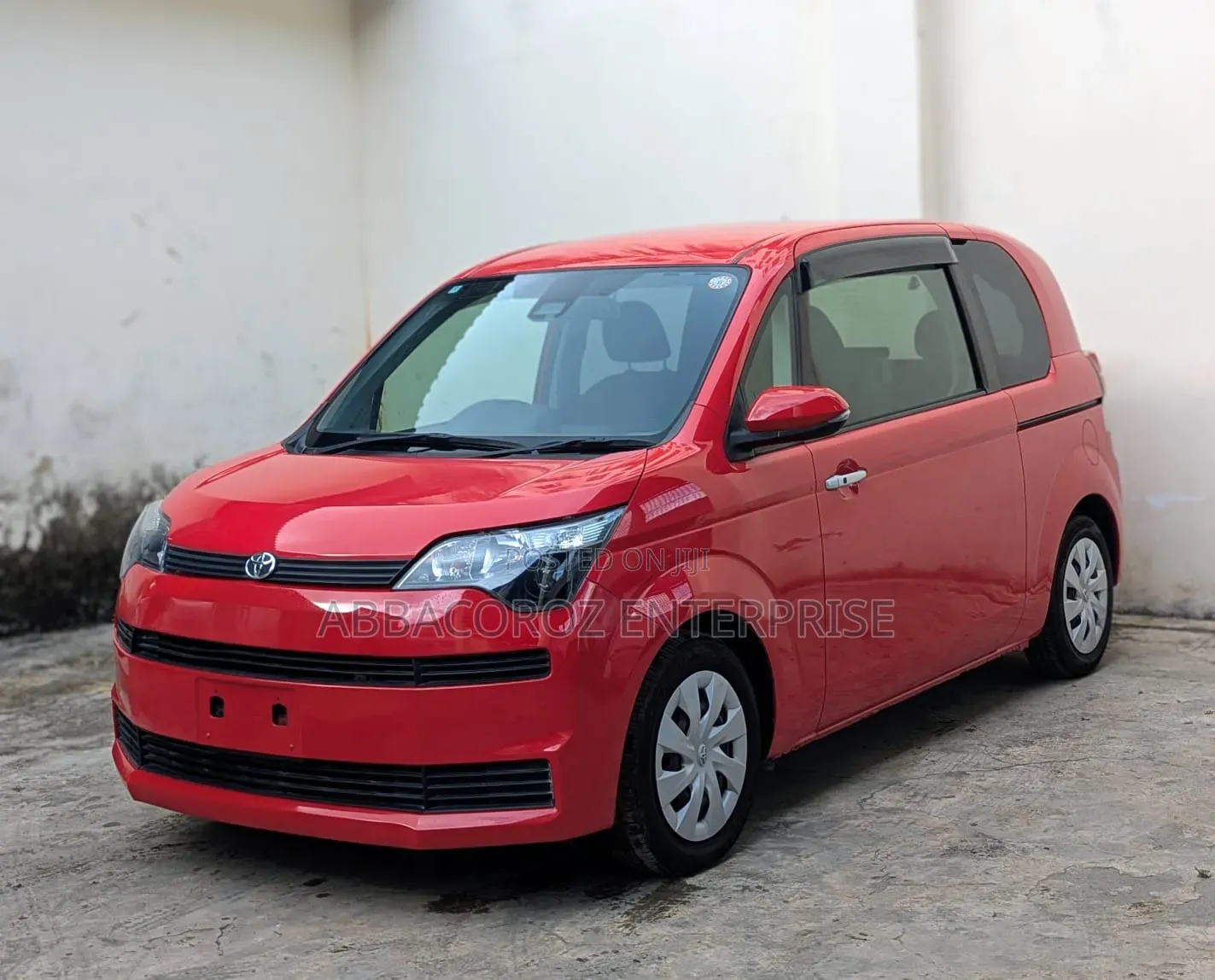 Toyota Spade 2018 Red