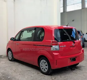 Toyota Spade 2018 Red