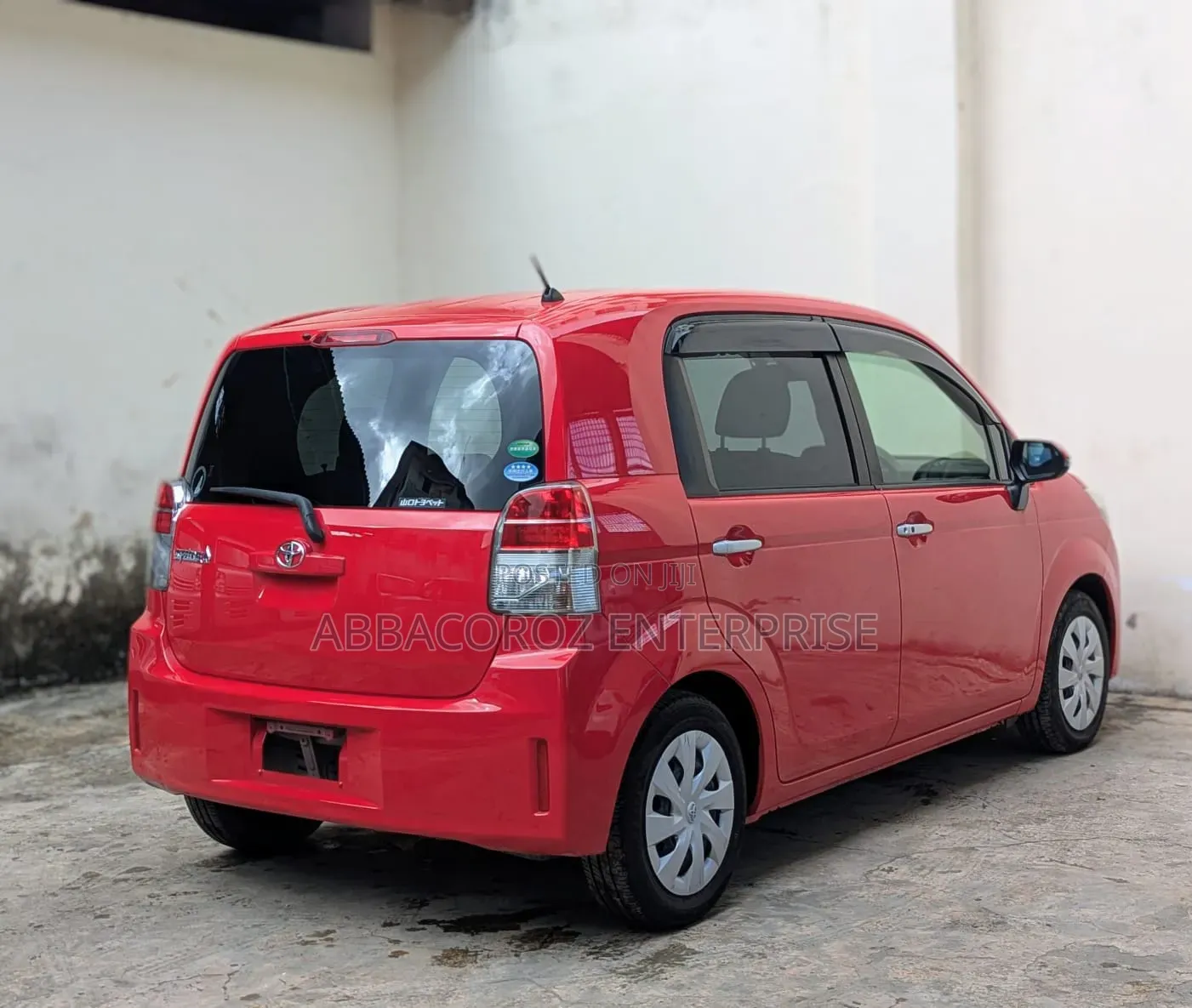 Toyota Spade 2018 Red