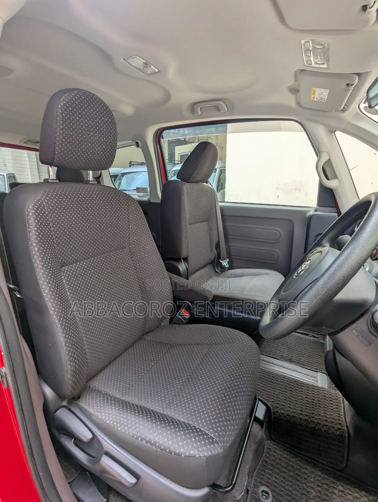 Toyota Spade 2018 Red
