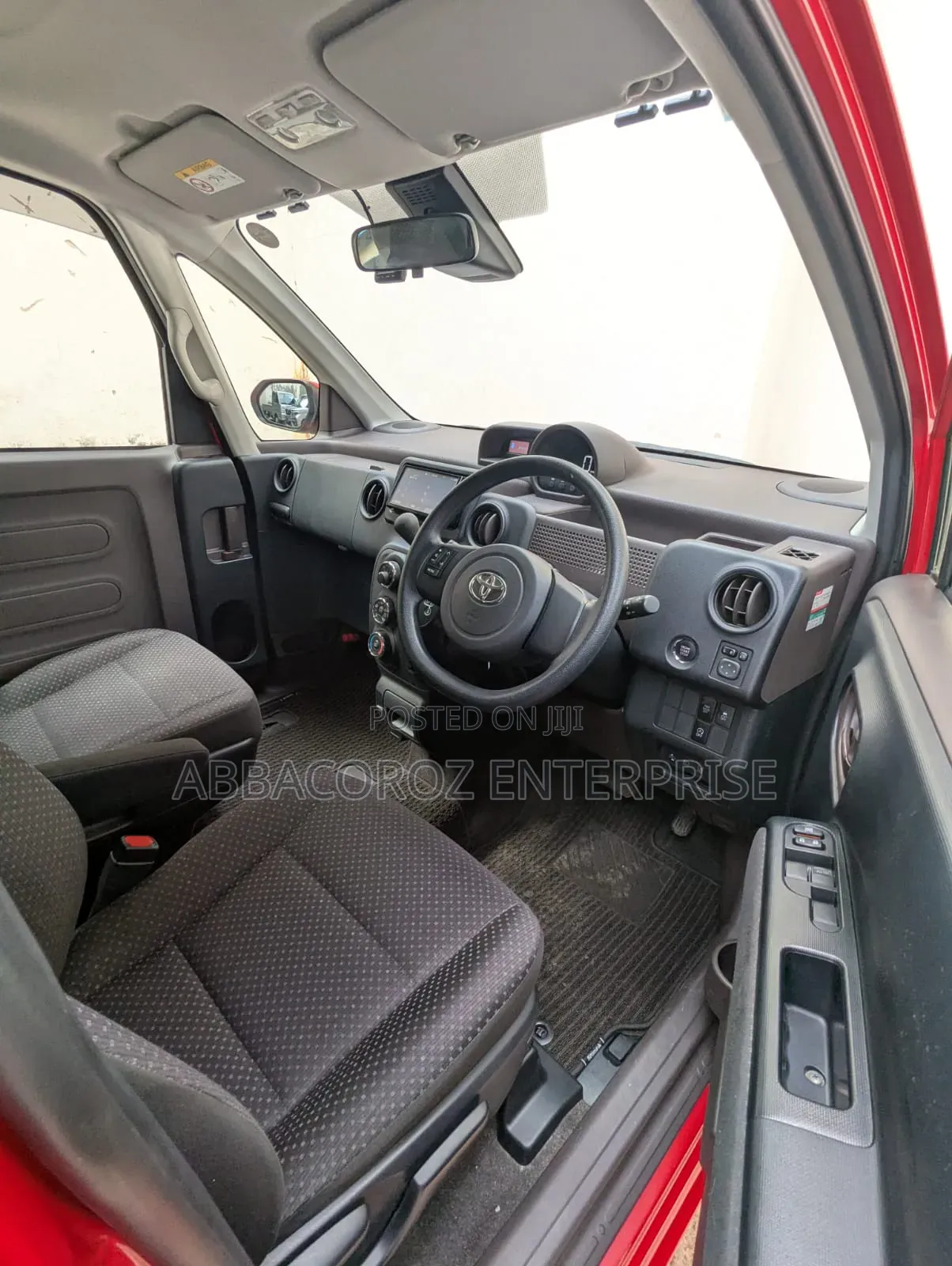 Toyota Spade 2018 Red