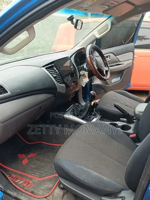 Mitsubishi L200 2018 Blue