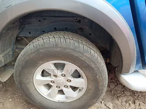 Mitsubishi L200 2018 Blue