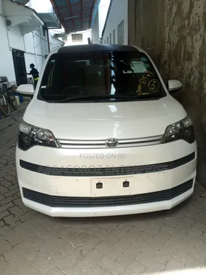 Toyota Spade 2018 White