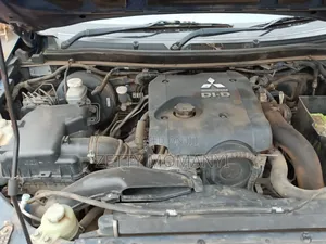 Mitsubishi L200 2018 Blue