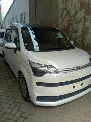 Toyota Spade 2018 White