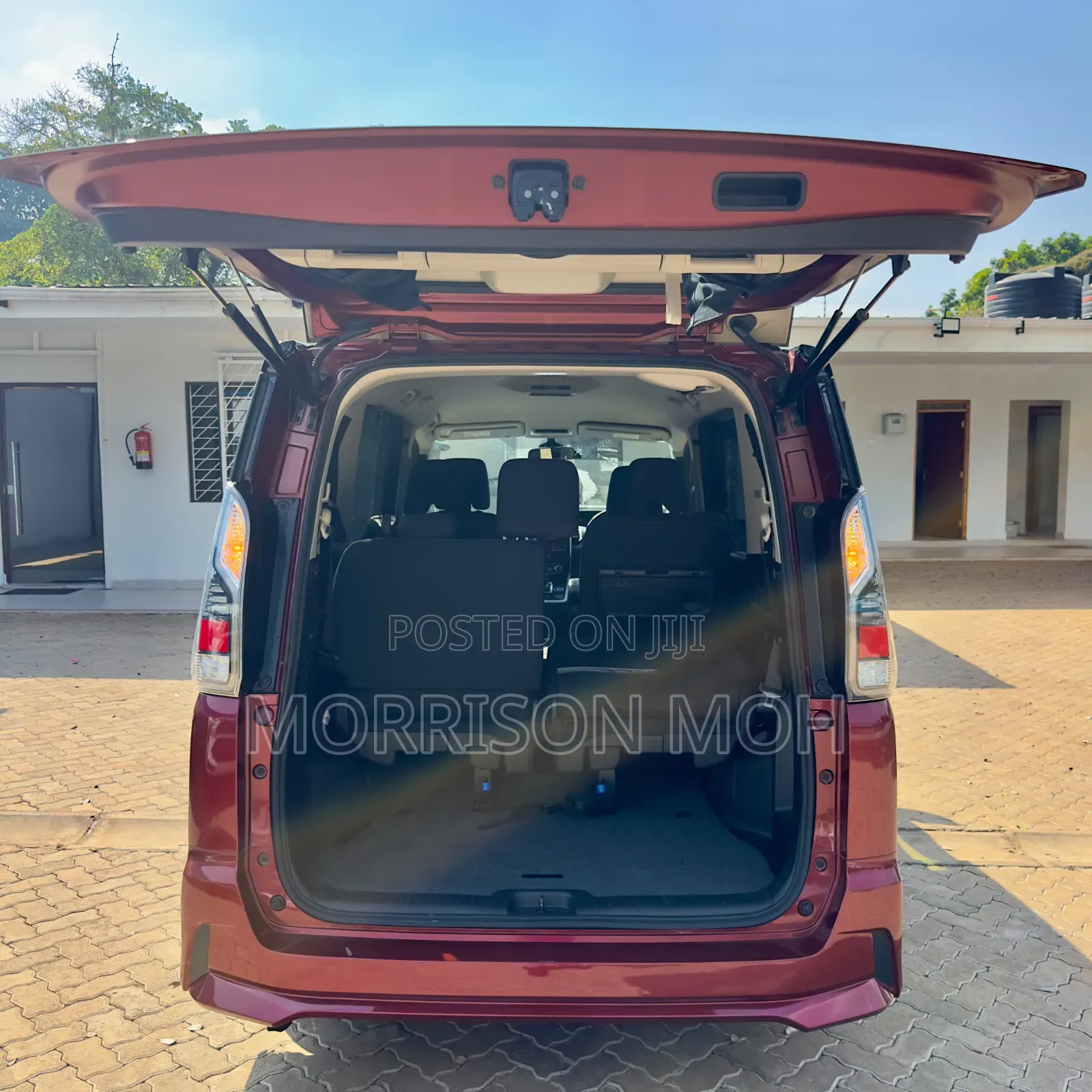 Nissan Serena 2019 Red