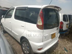 Toyota Fun Cargo 2005 White