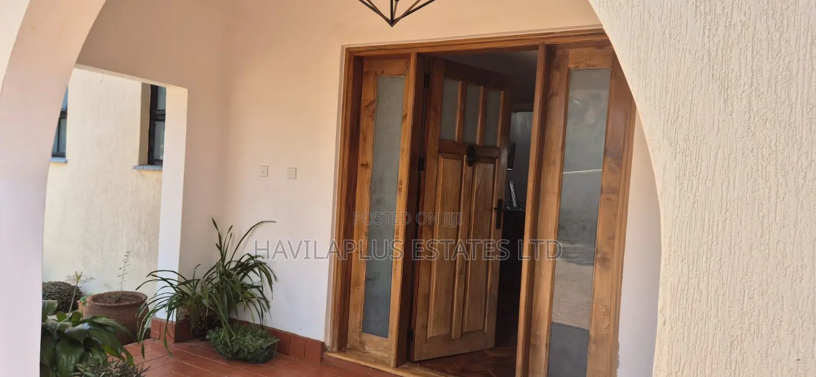 3bdrm House in Kays, Kenyatta Road / Theta for rent