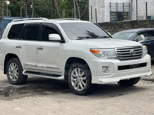 Toyota Land Cruiser 2015 White