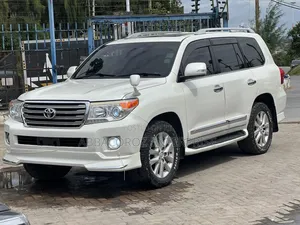 Toyota Land Cruiser 2015 White