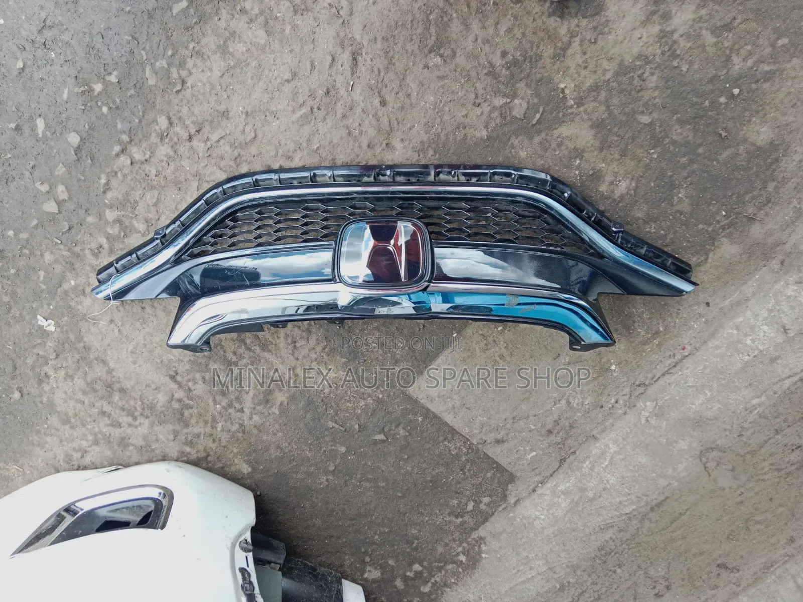 Honda CRV Front Grill Rd1 Year 2004