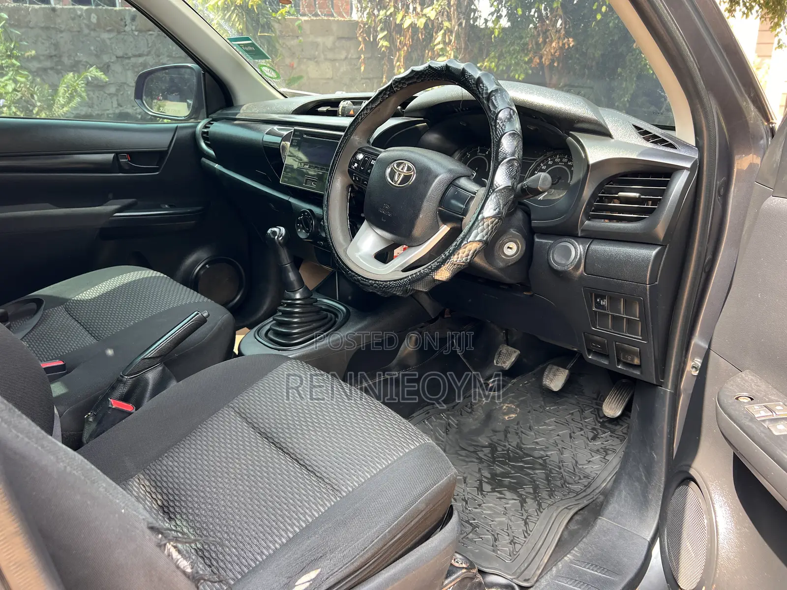 Toyota Hilux 2017 Gray