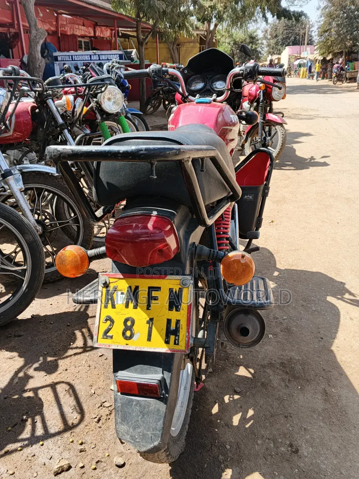 TVS HLX Plus ES 2021 Red