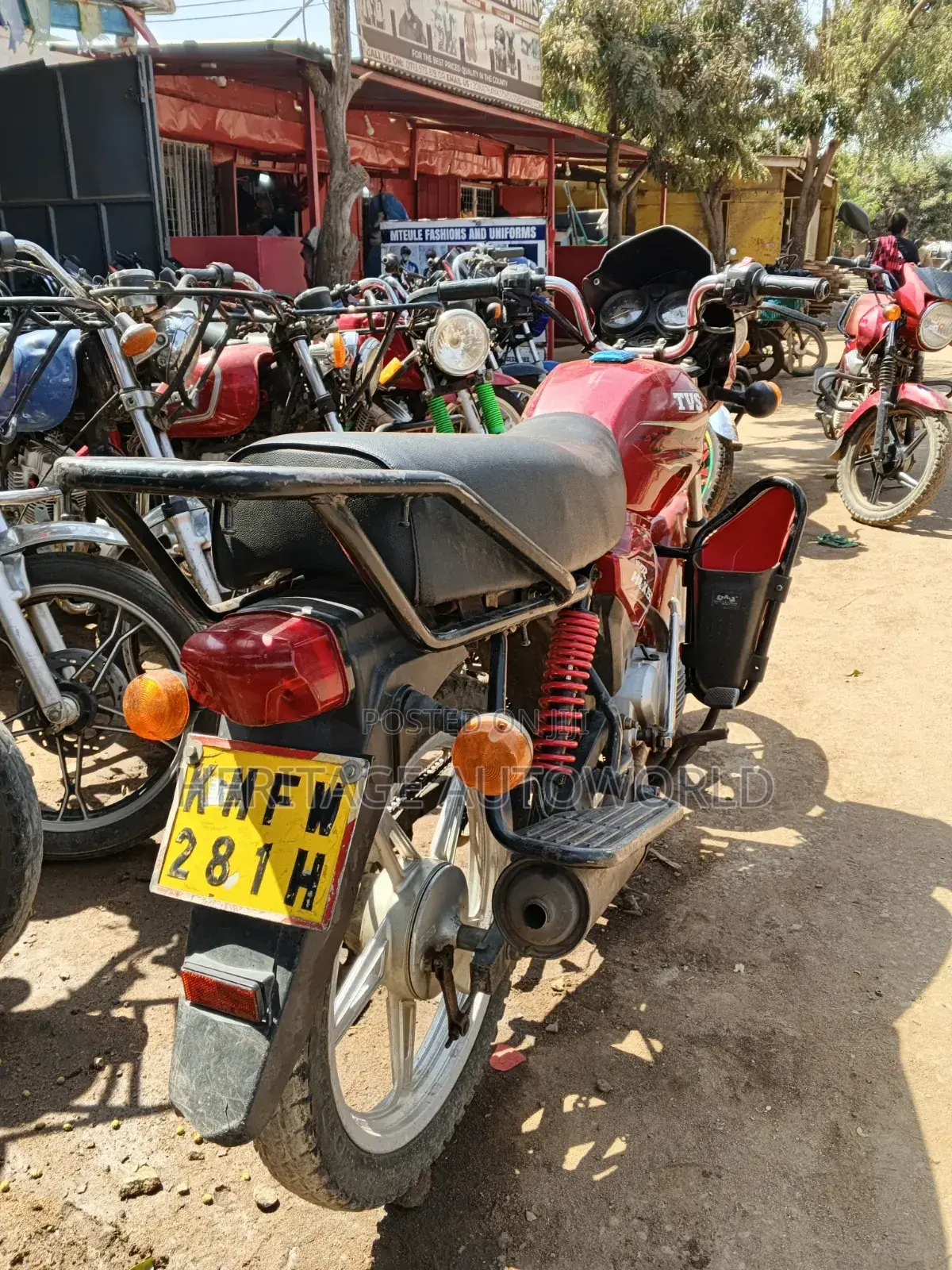 TVS HLX Plus ES 2021 Red