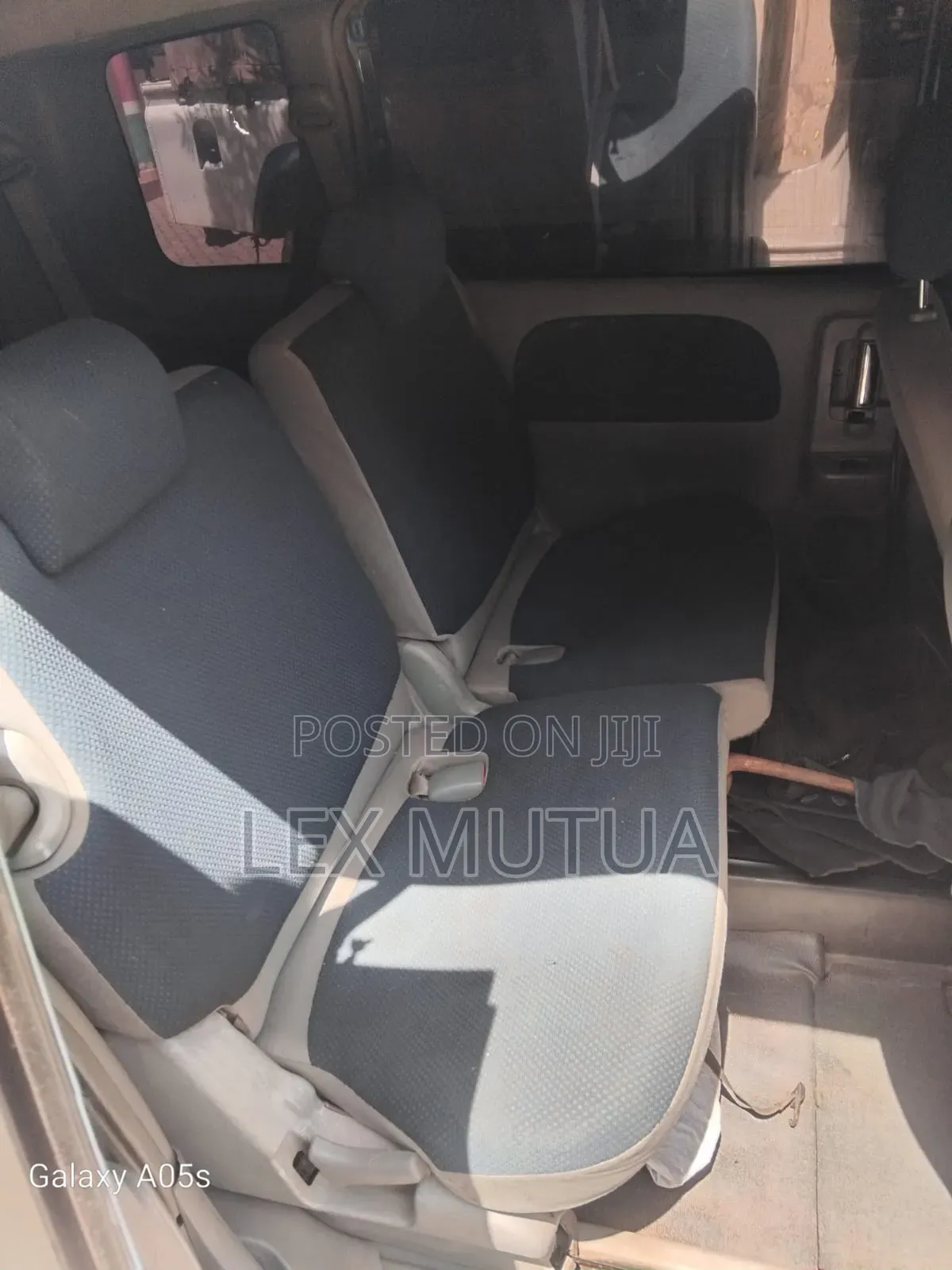 Toyota Sienta 2010 Blue