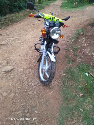 Bajaj Boxer 100 2025 Red