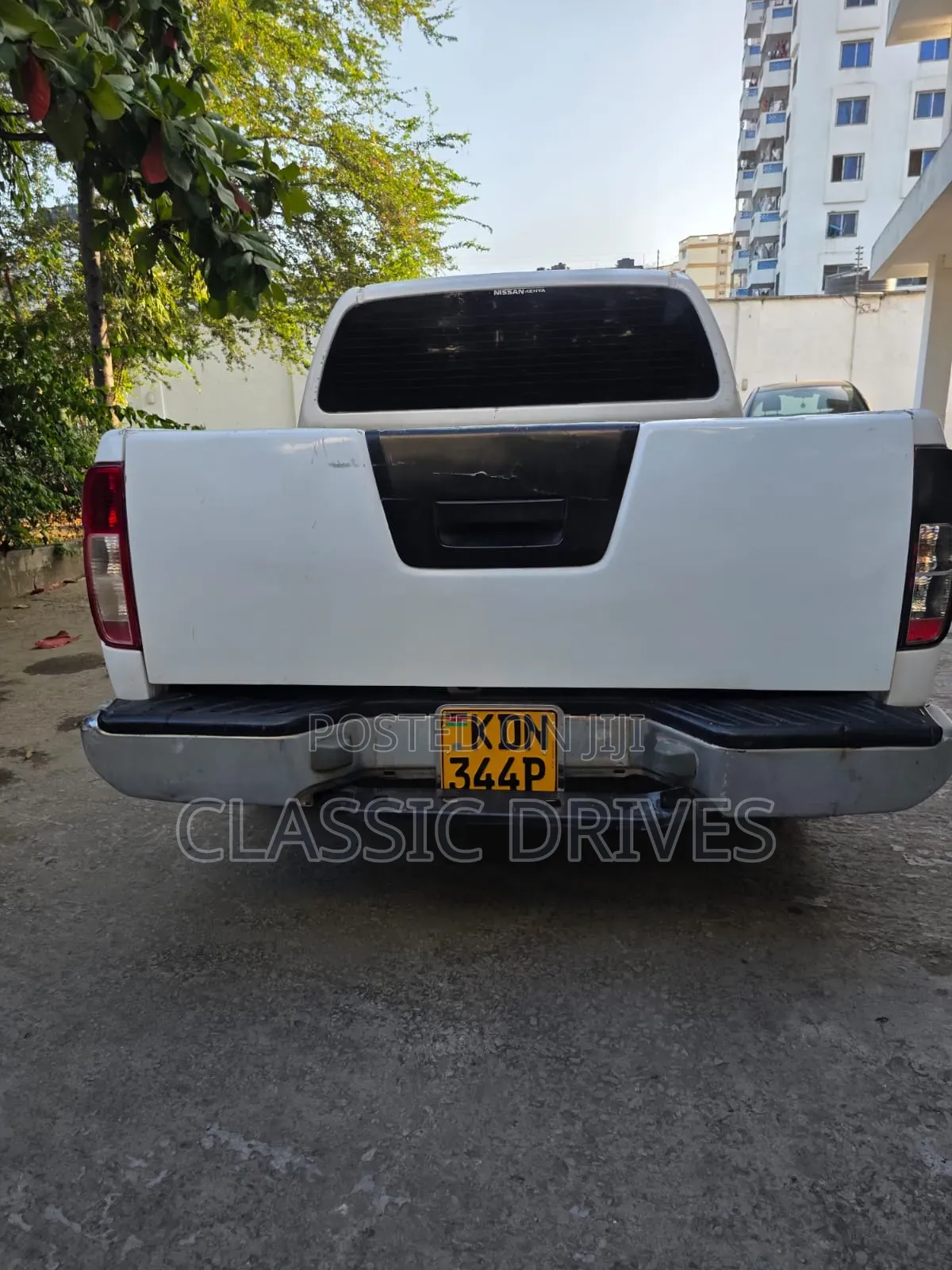 Nissan Navara 2011 White