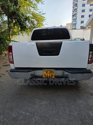 Nissan Navara 2011 White