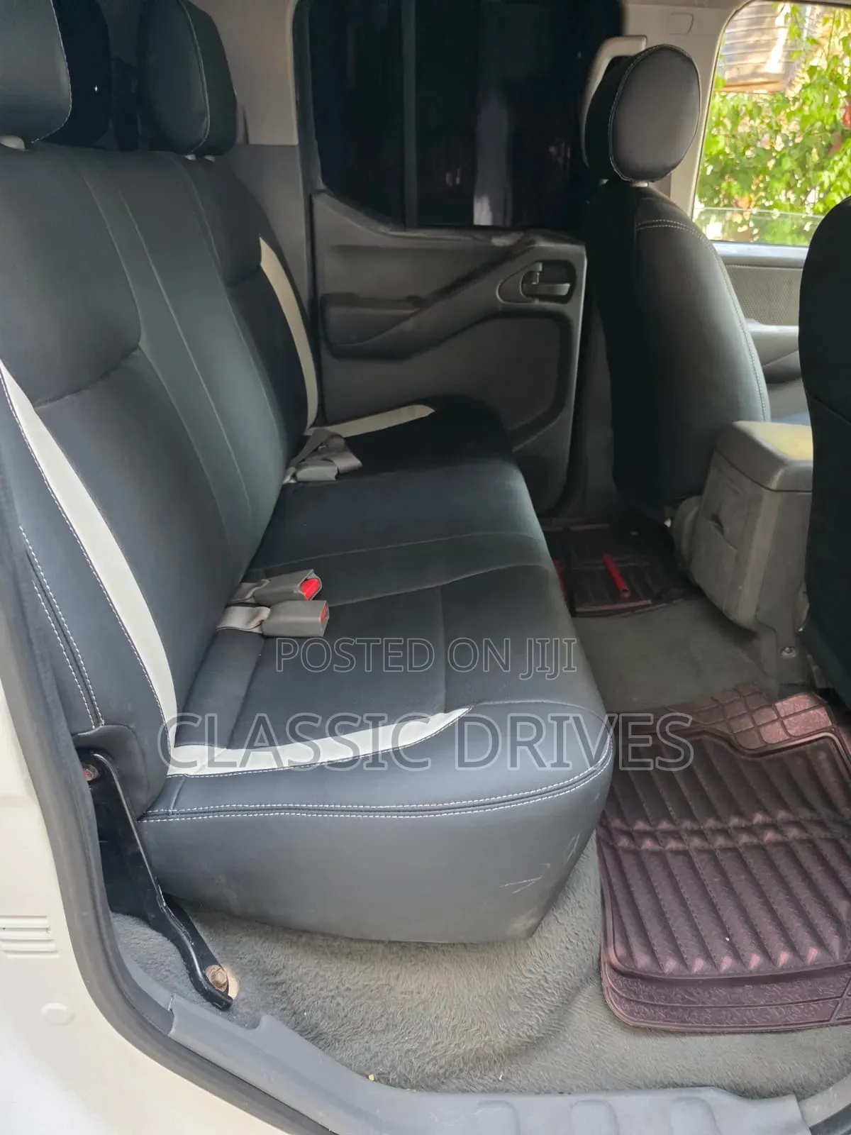 Nissan Navara 2011 White
