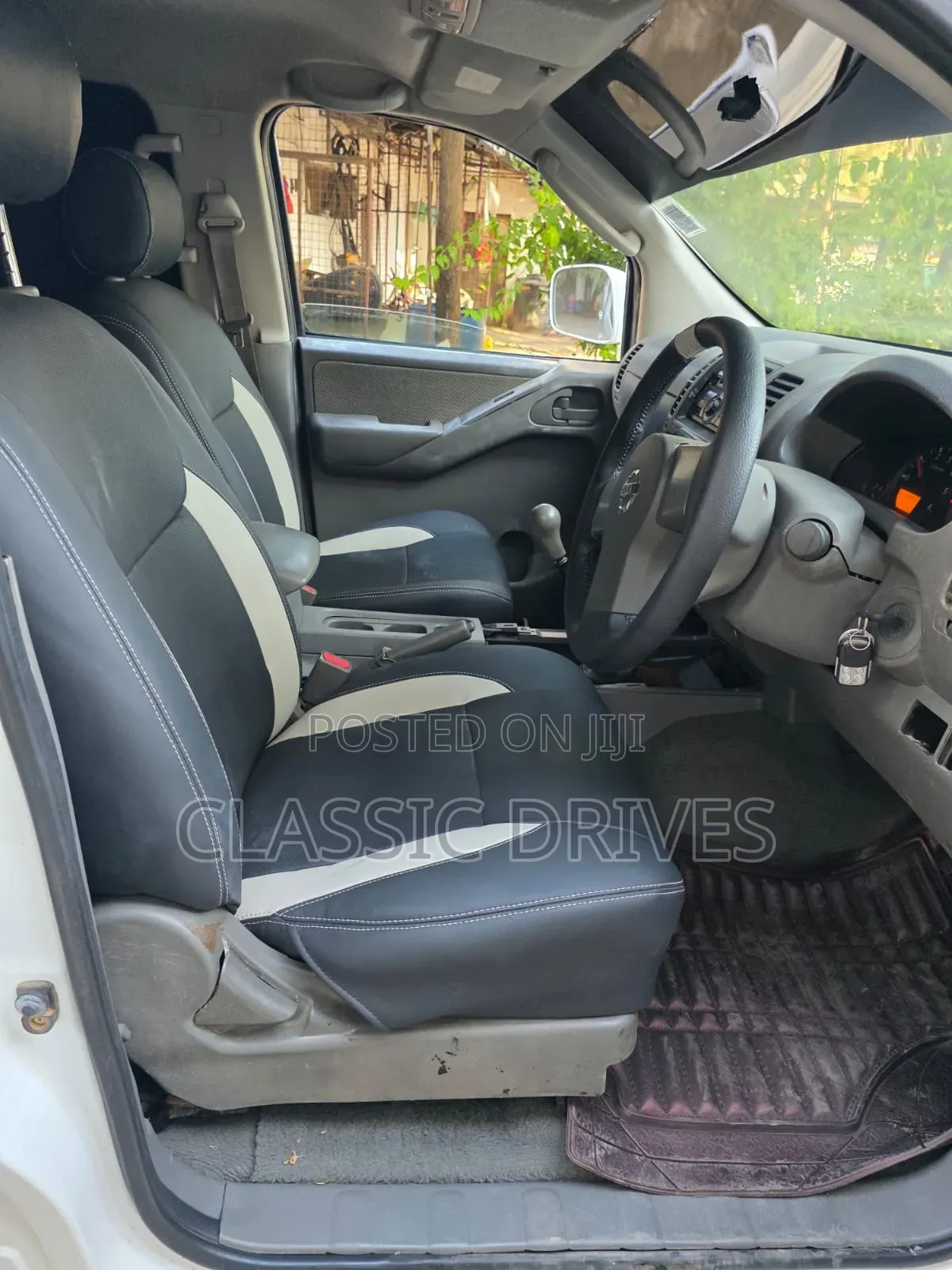 Nissan Navara 2011 White