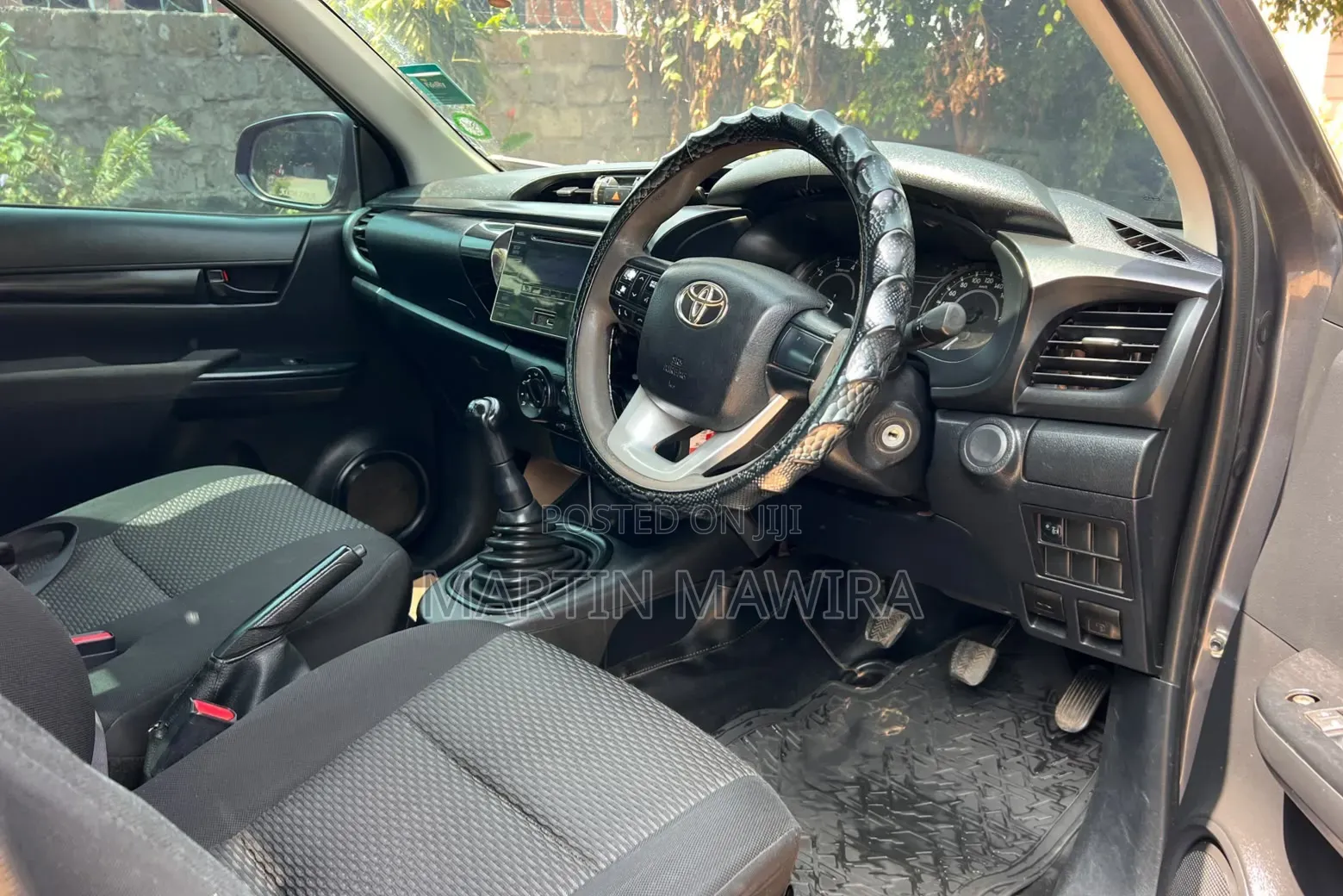 Toyota Hilux 2017 Gray