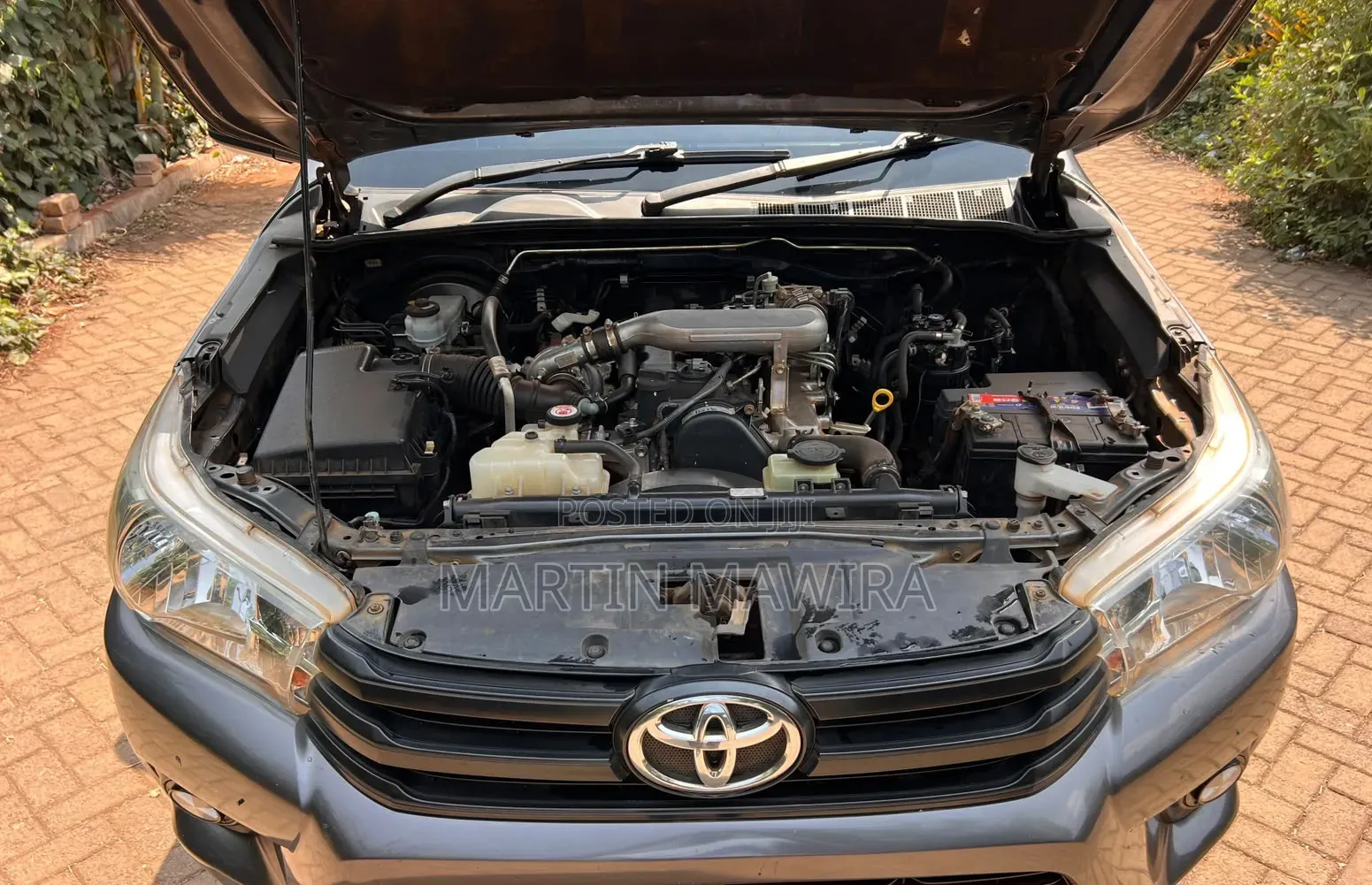 Toyota Hilux 2017 Gray