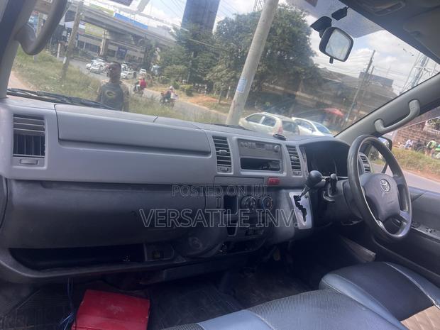 Toyota HiAce 2013 Silver - thumbnail 3