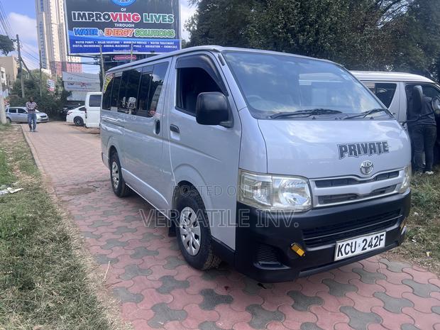 Toyota HiAce 2013 Silver - thumbnail 2