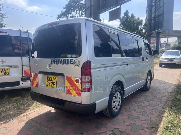 Toyota HiAce 2013 Silver - thumbnail 9