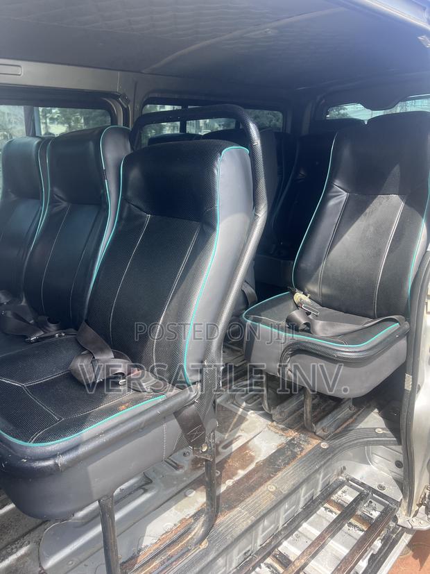 Toyota HiAce 2013 Silver - thumbnail 8