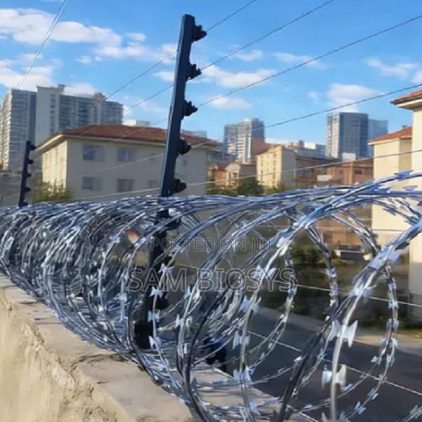 Electric Fence and Razor Wire Installer Per Roll - thumbnail 2