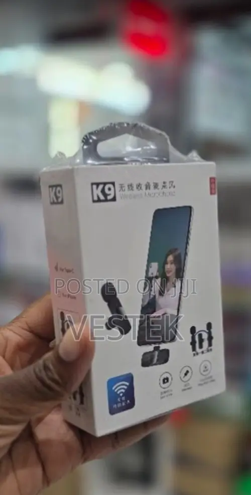 2-in-1 Wireless Microphone for Interviews Live Streaming