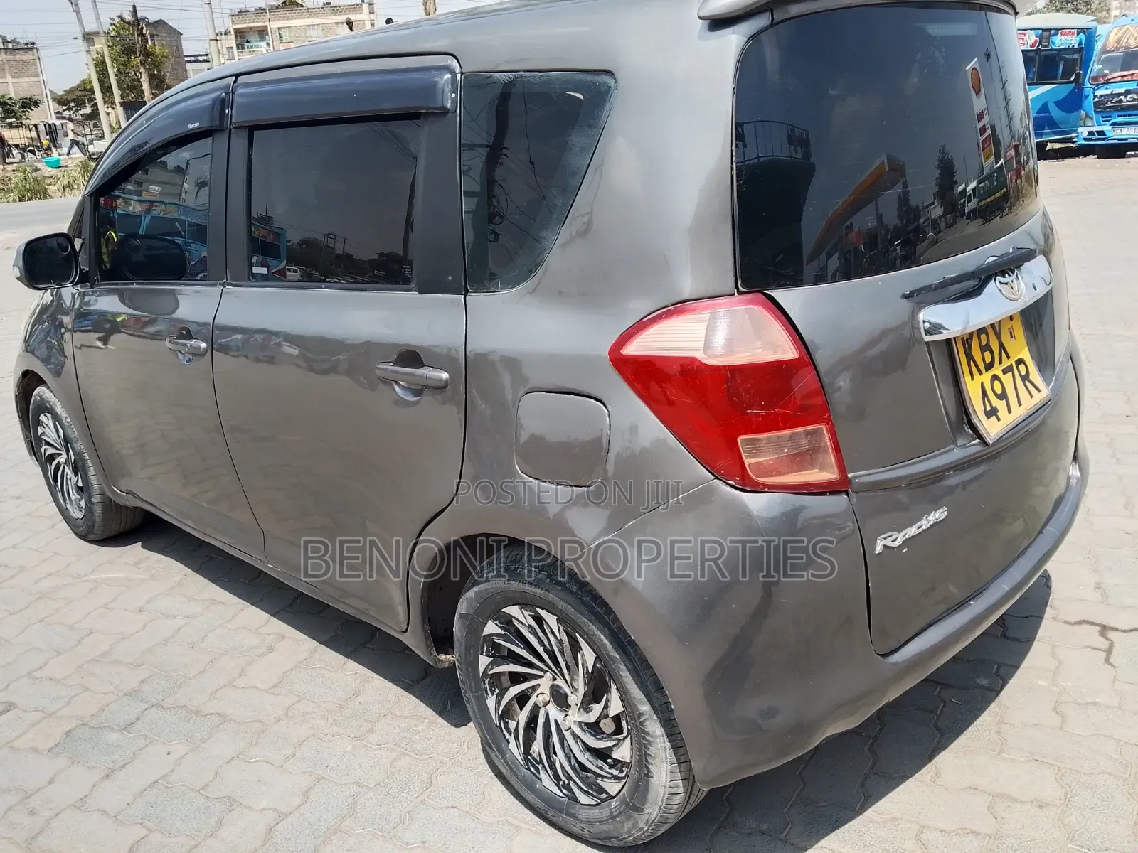 Toyota Ractis 2006 Gray